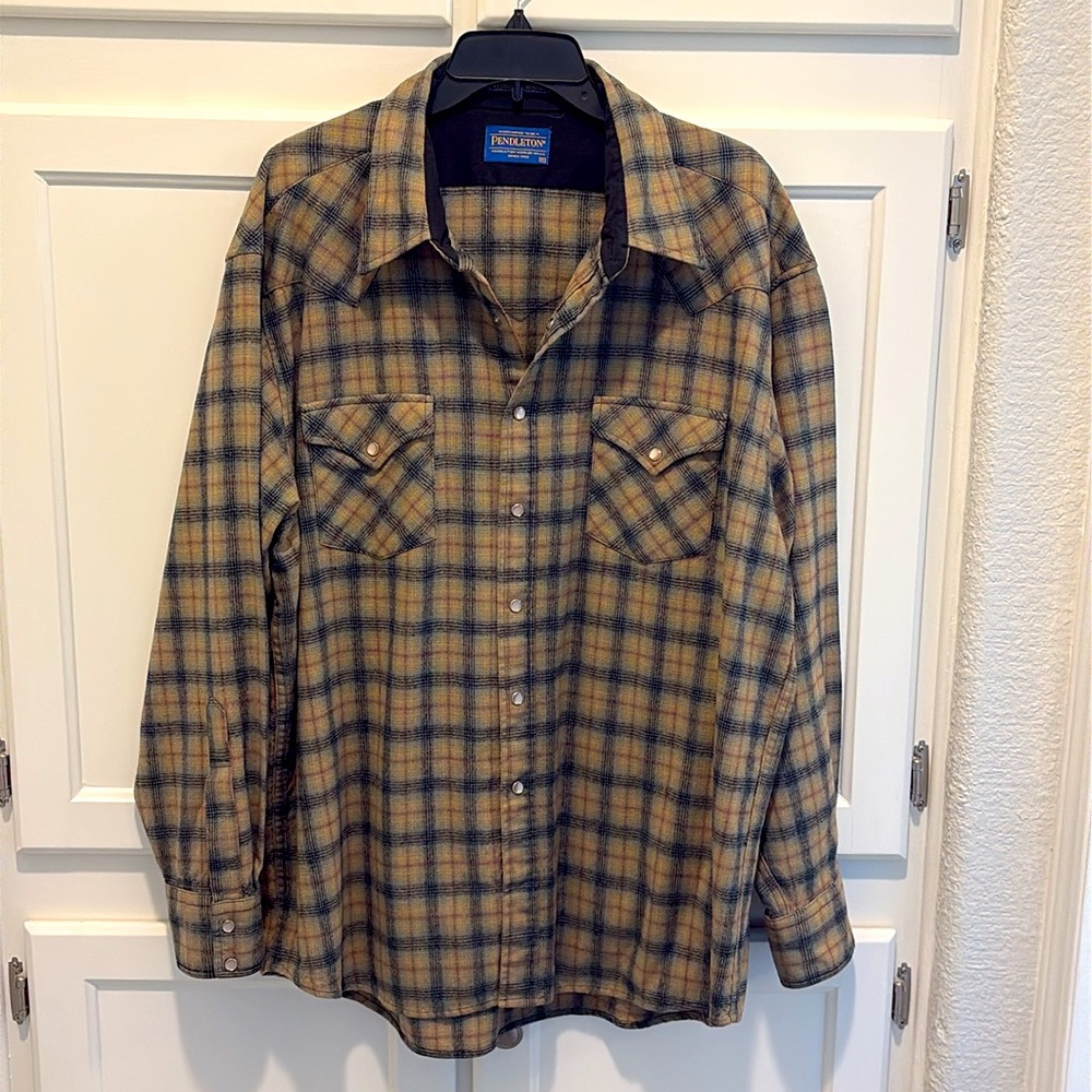 Pendleton 100% Wool Men’s Long Sleeve Shirt